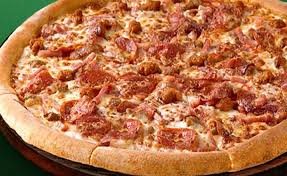 Papa John's supreme pizza in Jacó