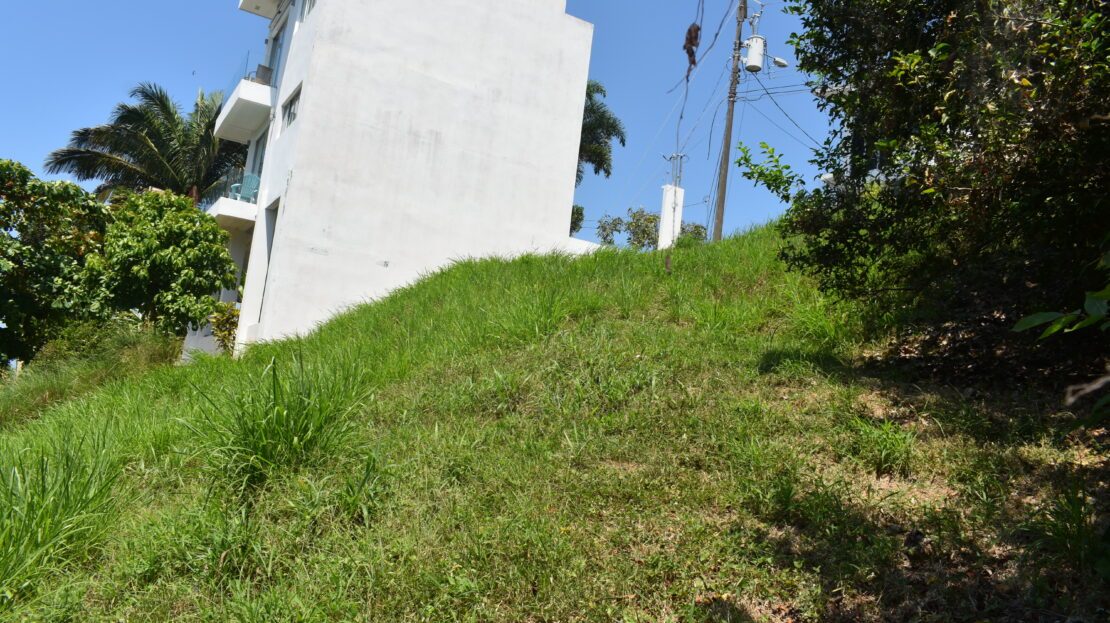 Elevated lot at Altos de Leona Mar, Punta Leona near Jaco Beach — panoramic Pacific Ocean views, best properties near Jaco Beach, Costa Rica