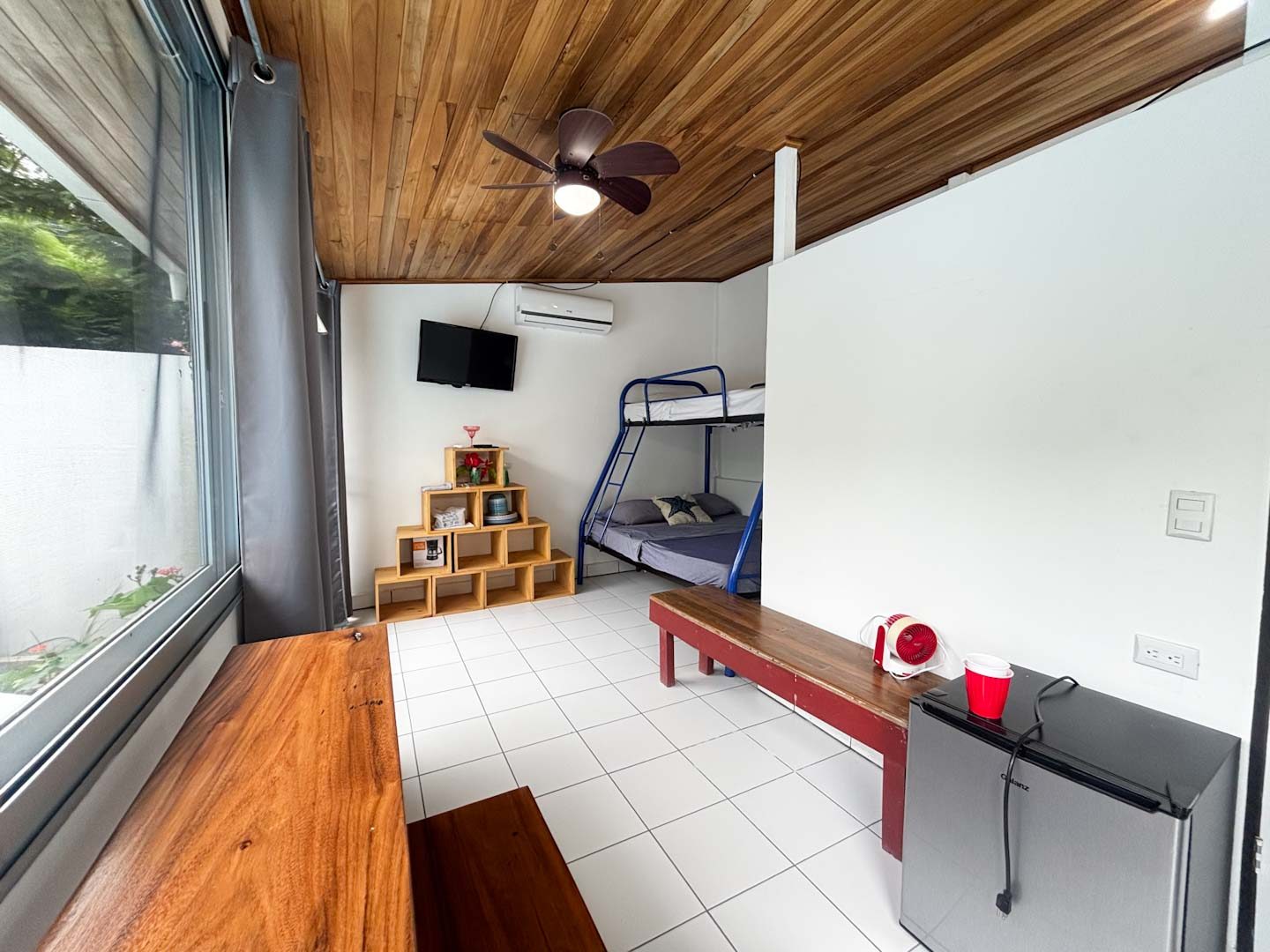 Casa Barlovento pool and terrace Punta Leona near Jaco Beach — 3-bedroom house 3 minutes from Playa Mantas, Punta Leona real estate, best properties near Jaco Beach