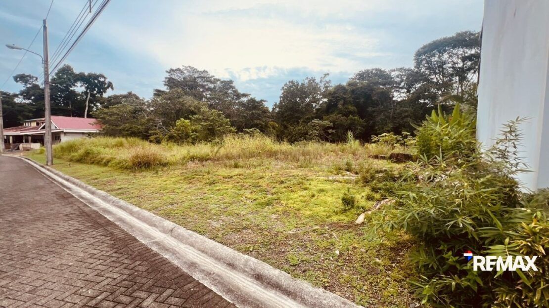 Gated lot view at Villa Leona, a secured community at Punta Leona near Jaco Beach — building lots from $47,000, best priced real estate near Jaco