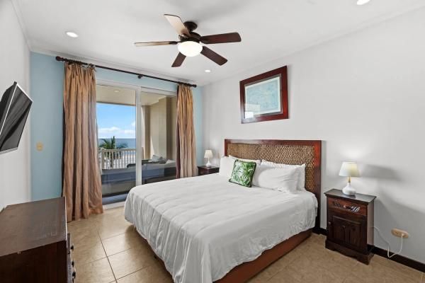 Condo VIP 10 — The Palms 504 beachfront condo in Jacó Beach
