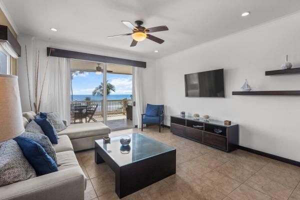 Condo VIP 13 — The Palms 404 beachfront condo in Jacó Beach