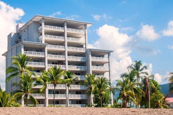 Condo VIP 13 — The Palms 404 beachfront condo in Jacó Beach