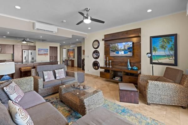 Condo VIP 8 — The Palms Penthouse 1002 beachfront condo in Jacó Beach