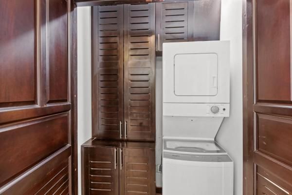 Condo VIP 9 — The Palms 304 beachfront condo in Jacó Beach