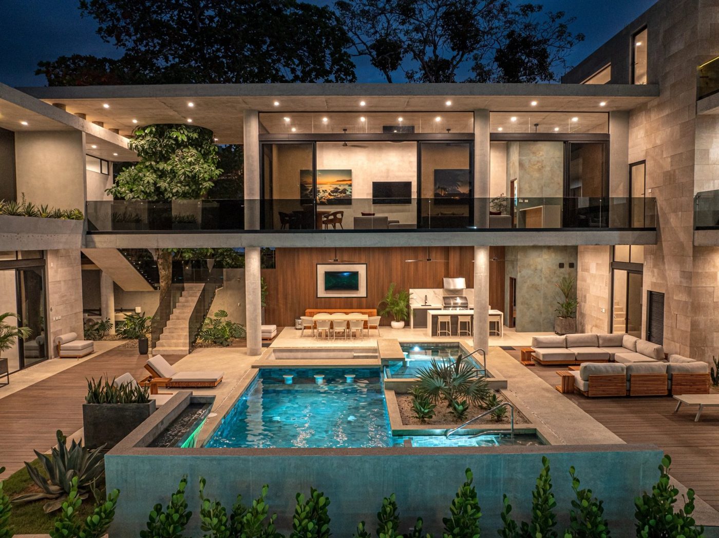 Casa VIP 1 luxury beachfront villa in Jacó — infinity pool and sun deck