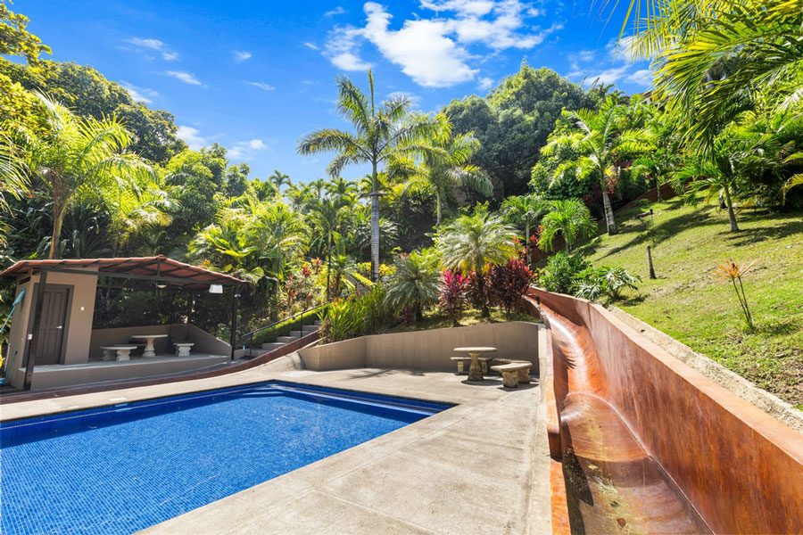 Casa VIP 10 — 10-suite jungle villa in Jacó, luxury suite, pool area or villa grounds