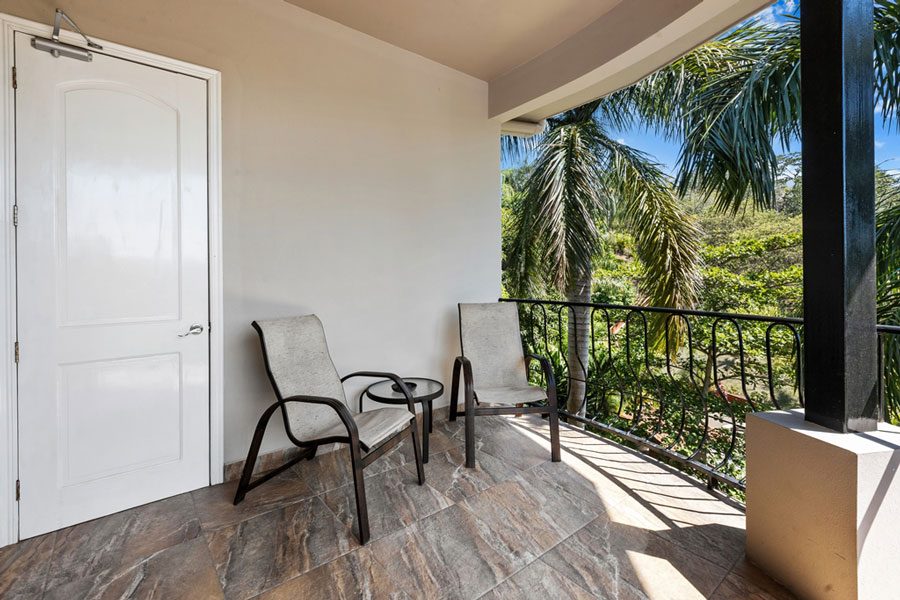 Casa VIP 10 — 10-suite jungle villa in Jacó, luxury suite, pool area or villa grounds