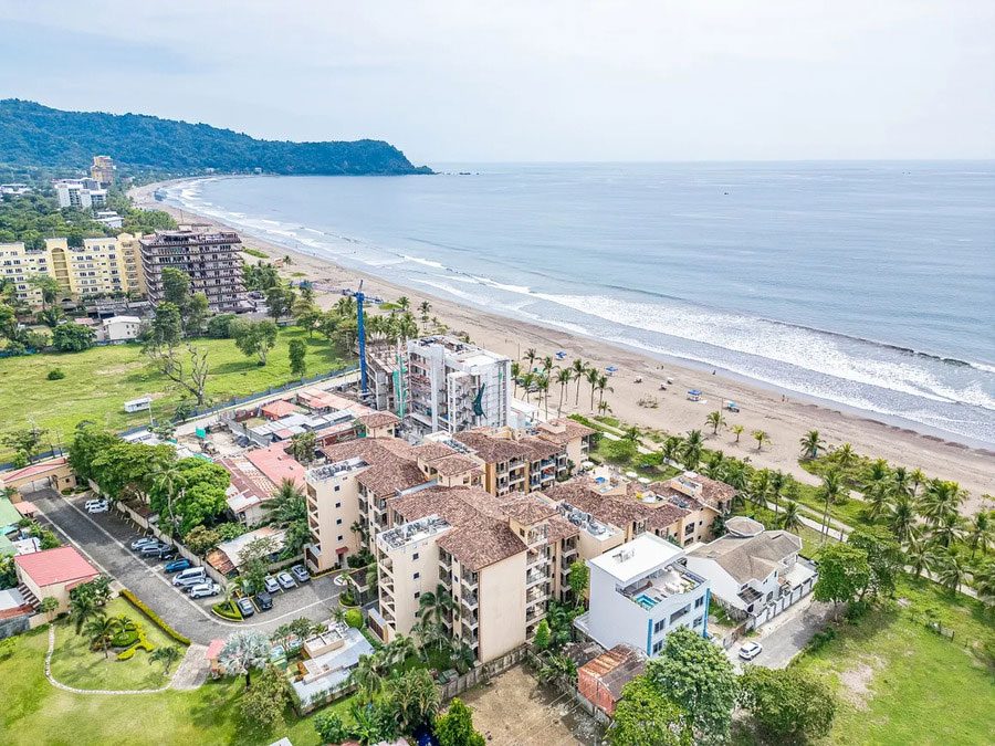 Casa VIP 12 — 10-suite beachfront villa in Jacó, luxury suite, living space or villa view