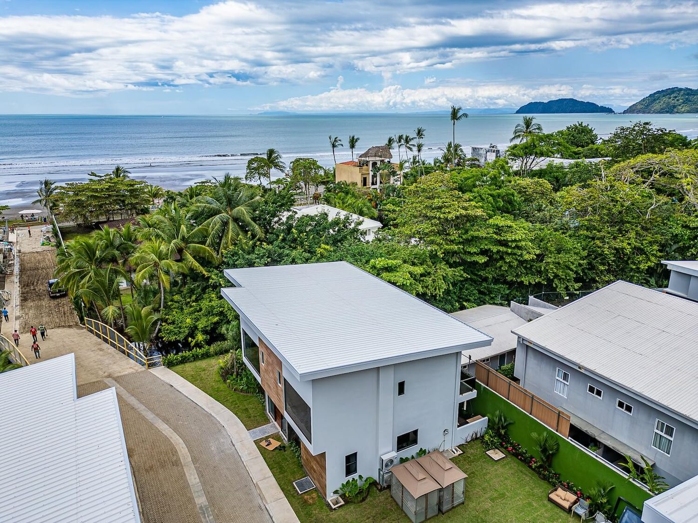 Casa VIP 21 — 7 beachfront villas, Jacó Beach