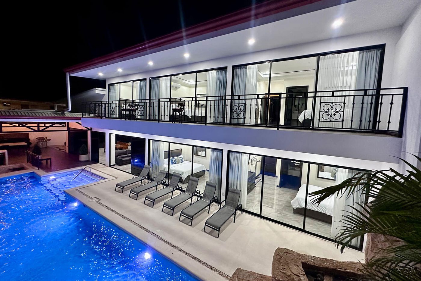 Casa VIP 31 — Ocean Breeze Villa, Jacó Beach