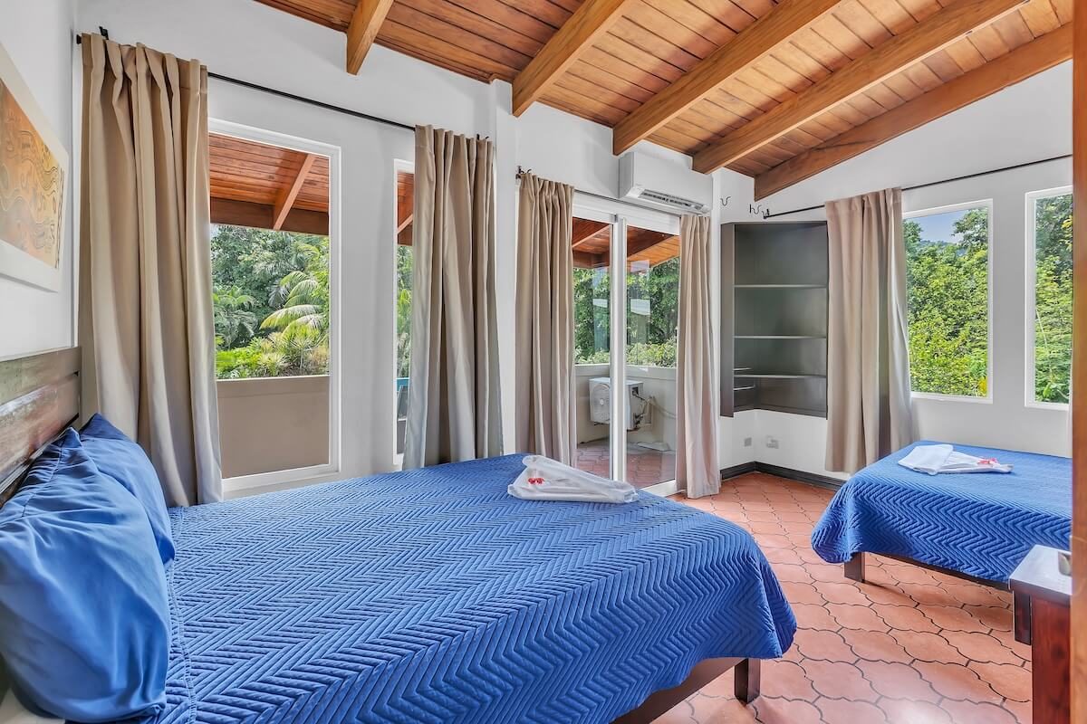 Casa VIP 37 — Casa Cortes beachfront villa, Jacó Beach