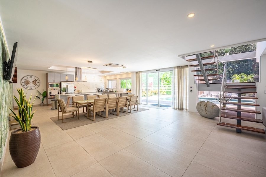 Casa VIP 4 — new modern 8-bedroom luxury villa in downtown Jacó Beach, photo 2