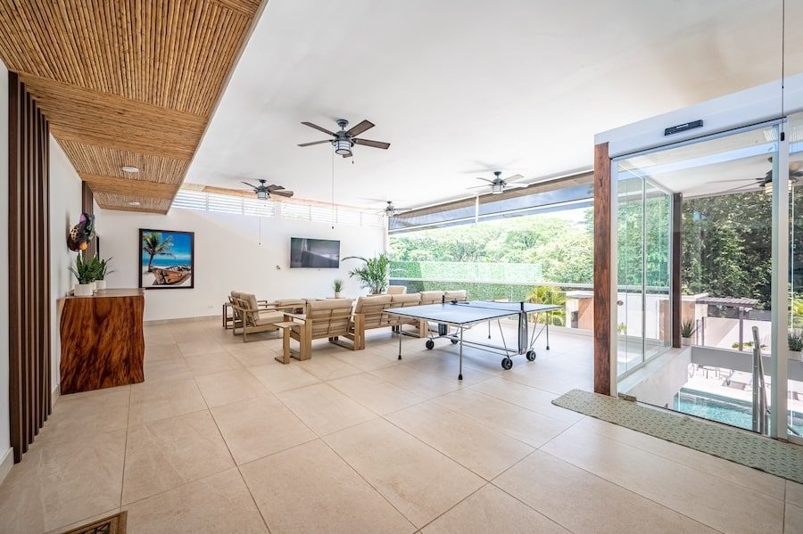 Casa VIP 4 — new modern 8-bedroom luxury villa in downtown Jacó Beach, photo 11