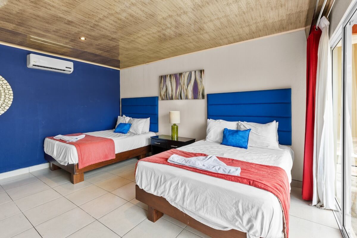 Villa Los Amigos in Jacó Beach