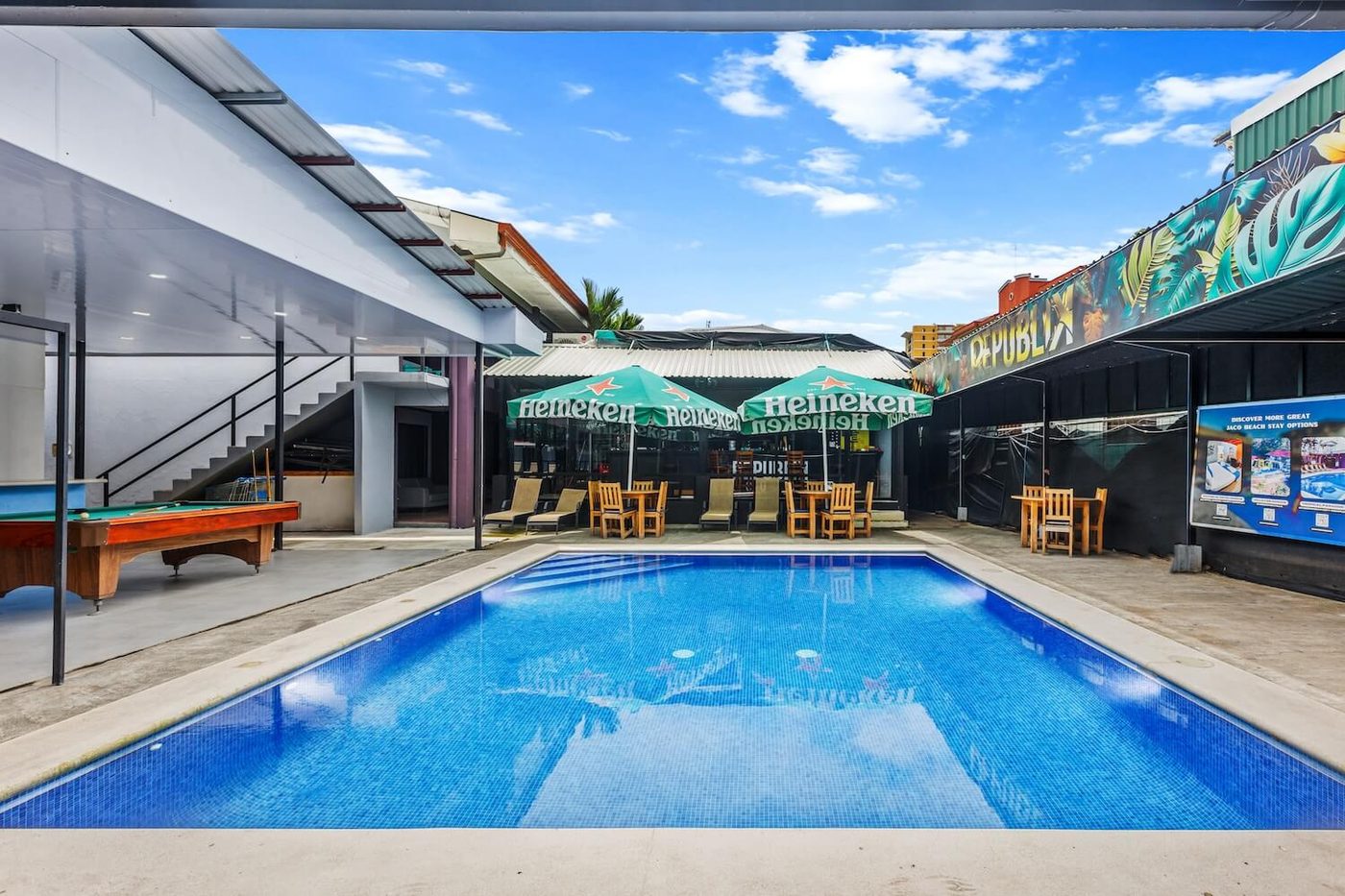 Republik Hotel in Jacó Beach