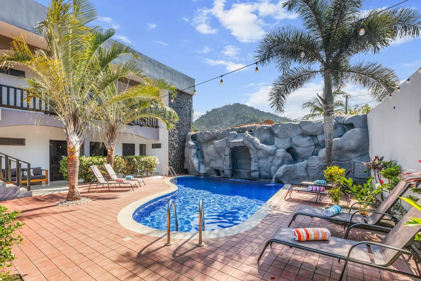 La Limonera / Lime House in Jacó Beach