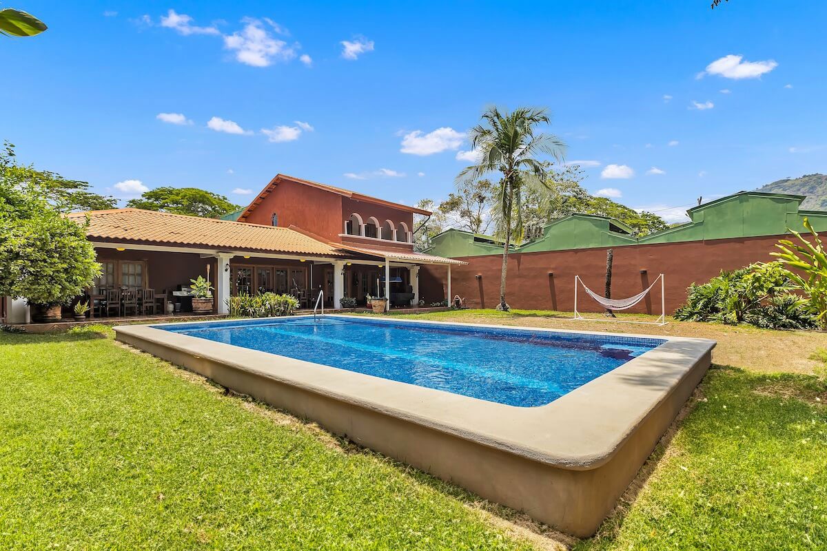 Casa Cinco in Jacó Beach