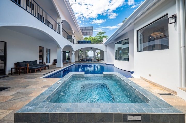 Casa VIP 6 — 11-bedroom beachfront villa in Jacó Beach, indoor pool