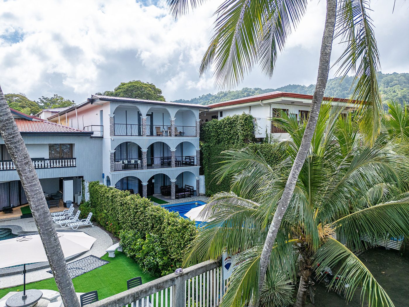 Casa VIP 61 — Casa Dulce Grande beachfront estate on Jacó Beach