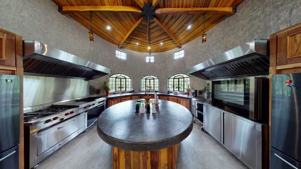 Casa VIP 67 — Hermosa Castle 10-acre beachfront estate in Playa Hermosa