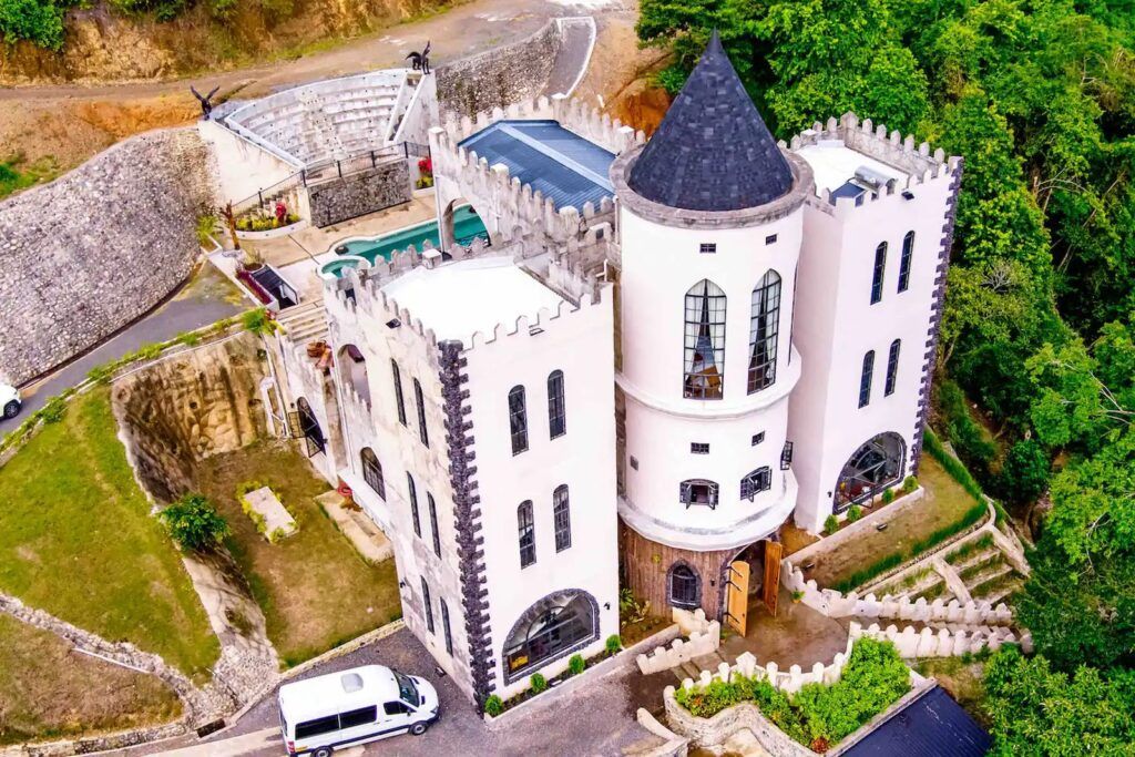 Casa VIP 67 — Hermosa Castle 10-acre beachfront estate in Playa Hermosa