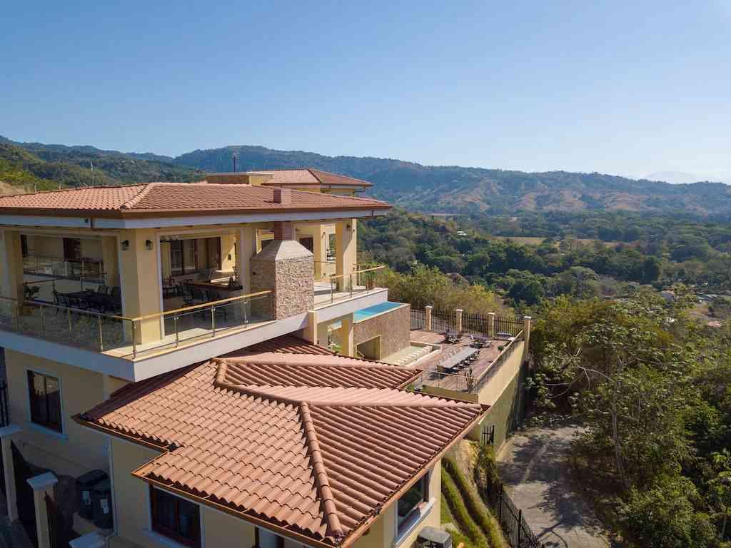 Casa VIP 68 — Casa Amarillo hillside villa in Playa Hermosa