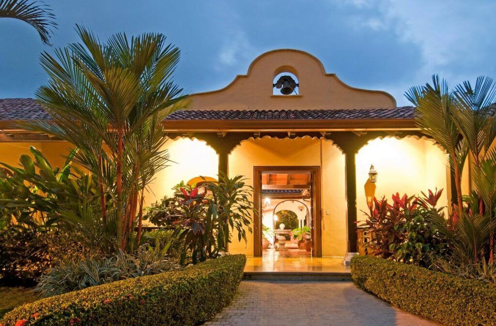 Casa VIP 75 — Jungle Villa colonial retreat in Los Sueños Resort