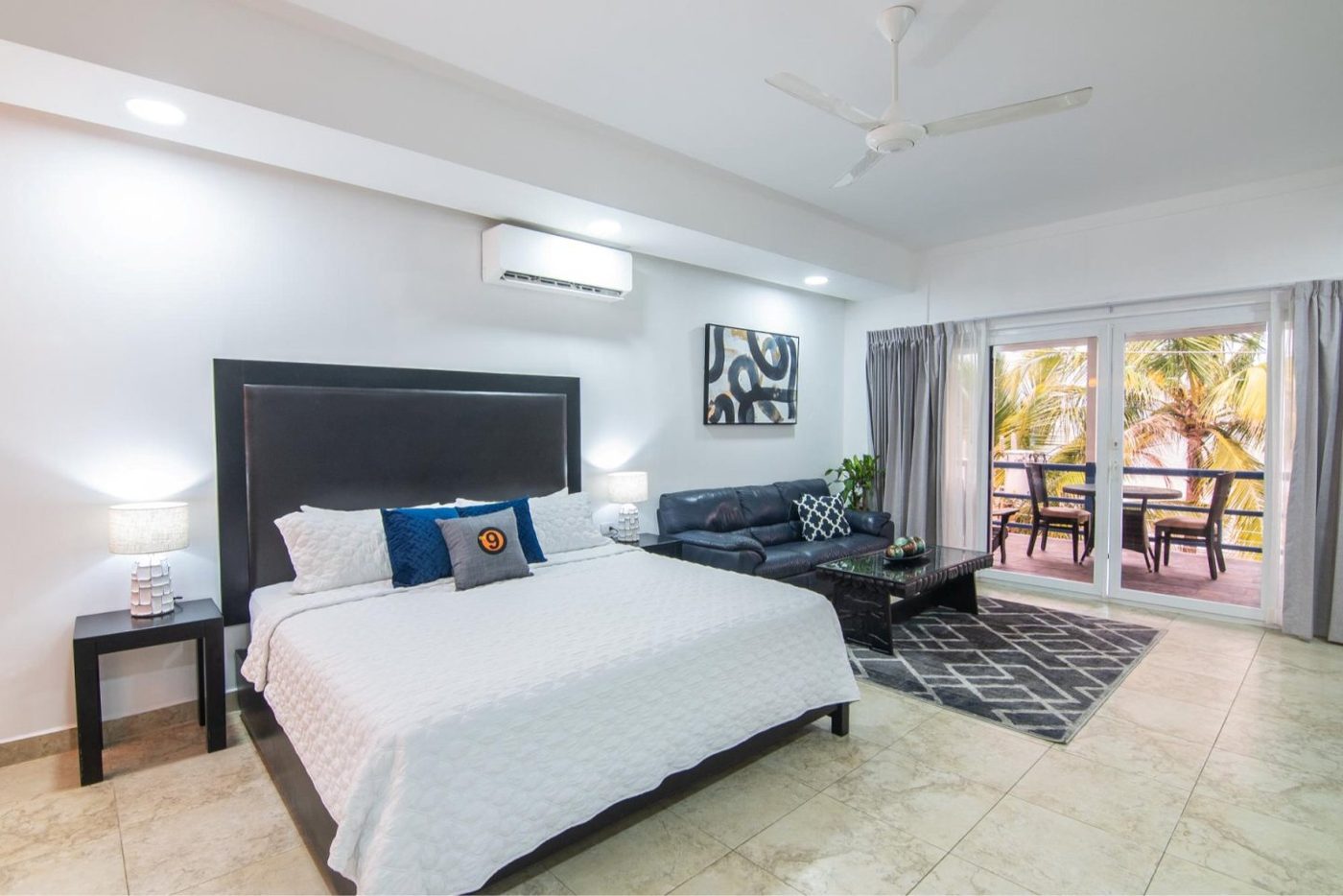 Casa VIP 9 — 17-suite beachfront villa in Jacó Beach, luxury suite, pool area or villa grounds