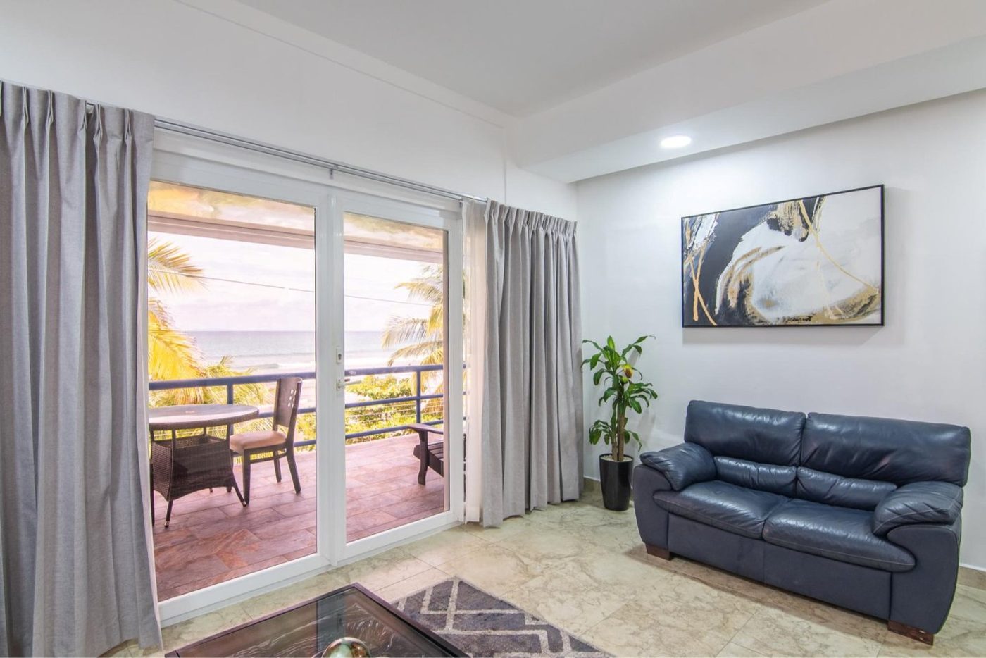 Casa VIP 9 — 17-suite beachfront villa in Jacó Beach, luxury suite, pool area or villa grounds