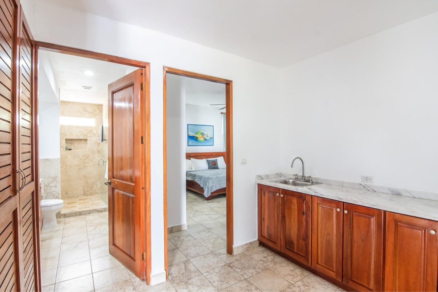 Casa VIP 9 — 17-suite beachfront villa in Jacó Beach, luxury suite, pool area or villa grounds