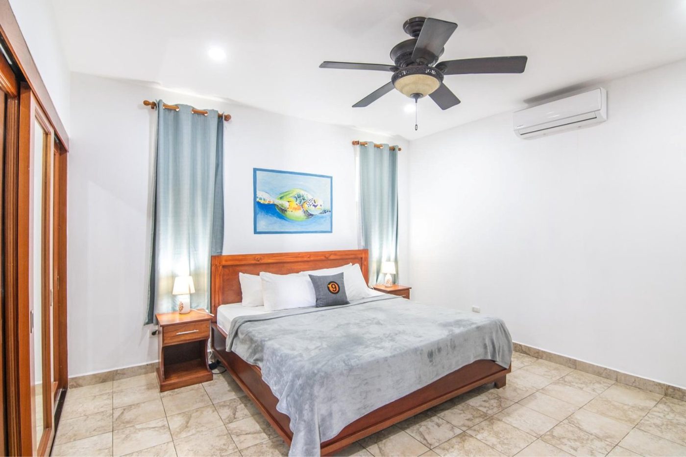 Casa VIP 9 — 17-suite beachfront villa in Jacó Beach, luxury suite, pool area or villa grounds
