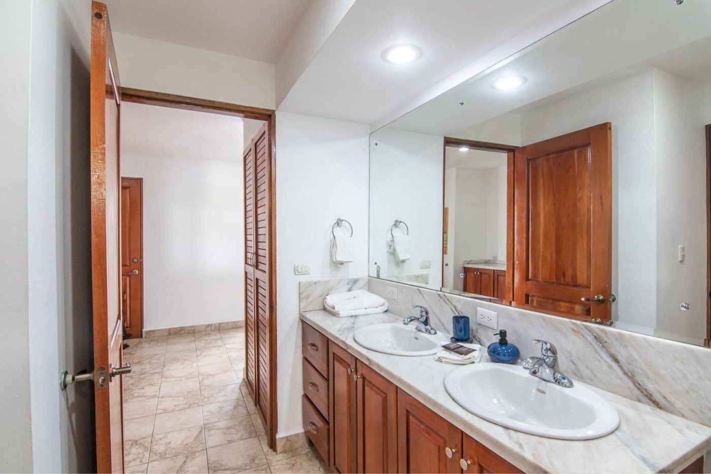 Casa VIP 9 — 17-suite beachfront villa in Jacó Beach, luxury suite, pool area or villa grounds