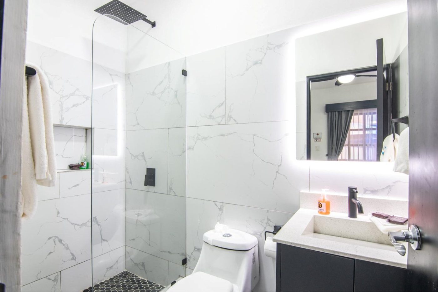 Casa VIP 9 — 17-suite beachfront villa in Jacó Beach, luxury suite, pool area or villa grounds