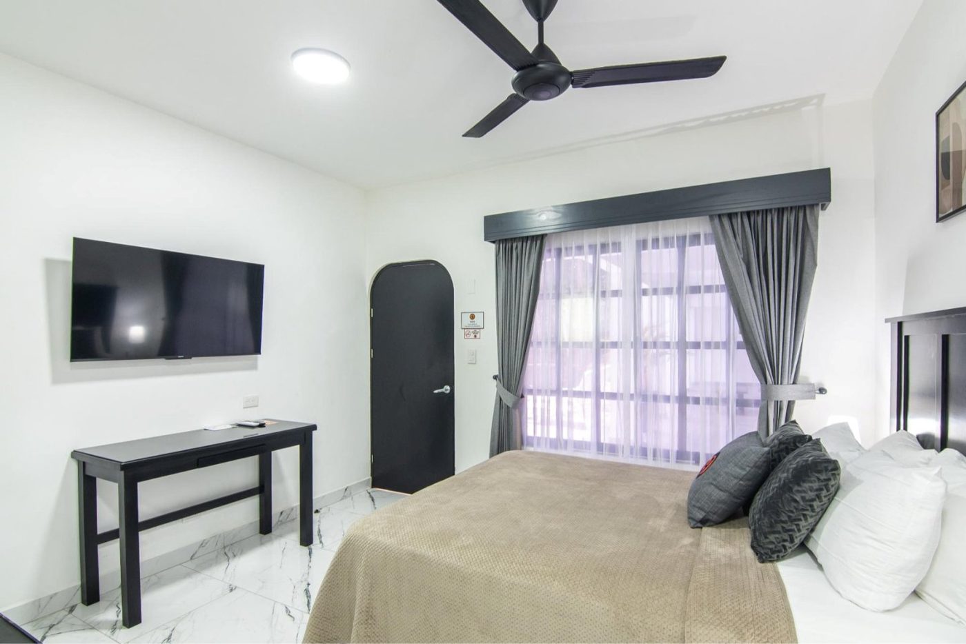 Casa VIP 9 — 17-suite beachfront villa in Jacó Beach, luxury suite, pool area or villa grounds