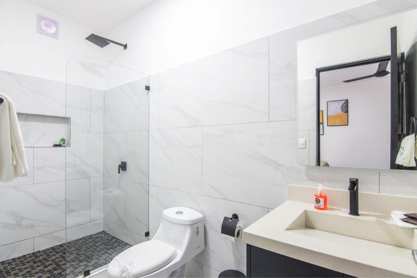 Casa VIP 9 — 17-suite beachfront villa in Jacó Beach, luxury suite, pool area or villa grounds