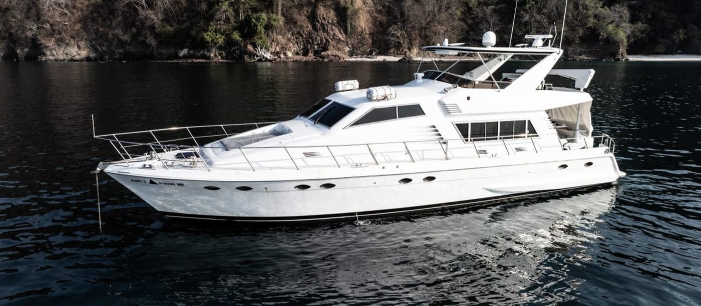 65 foot luxury motor yacht for private charter in Jaco